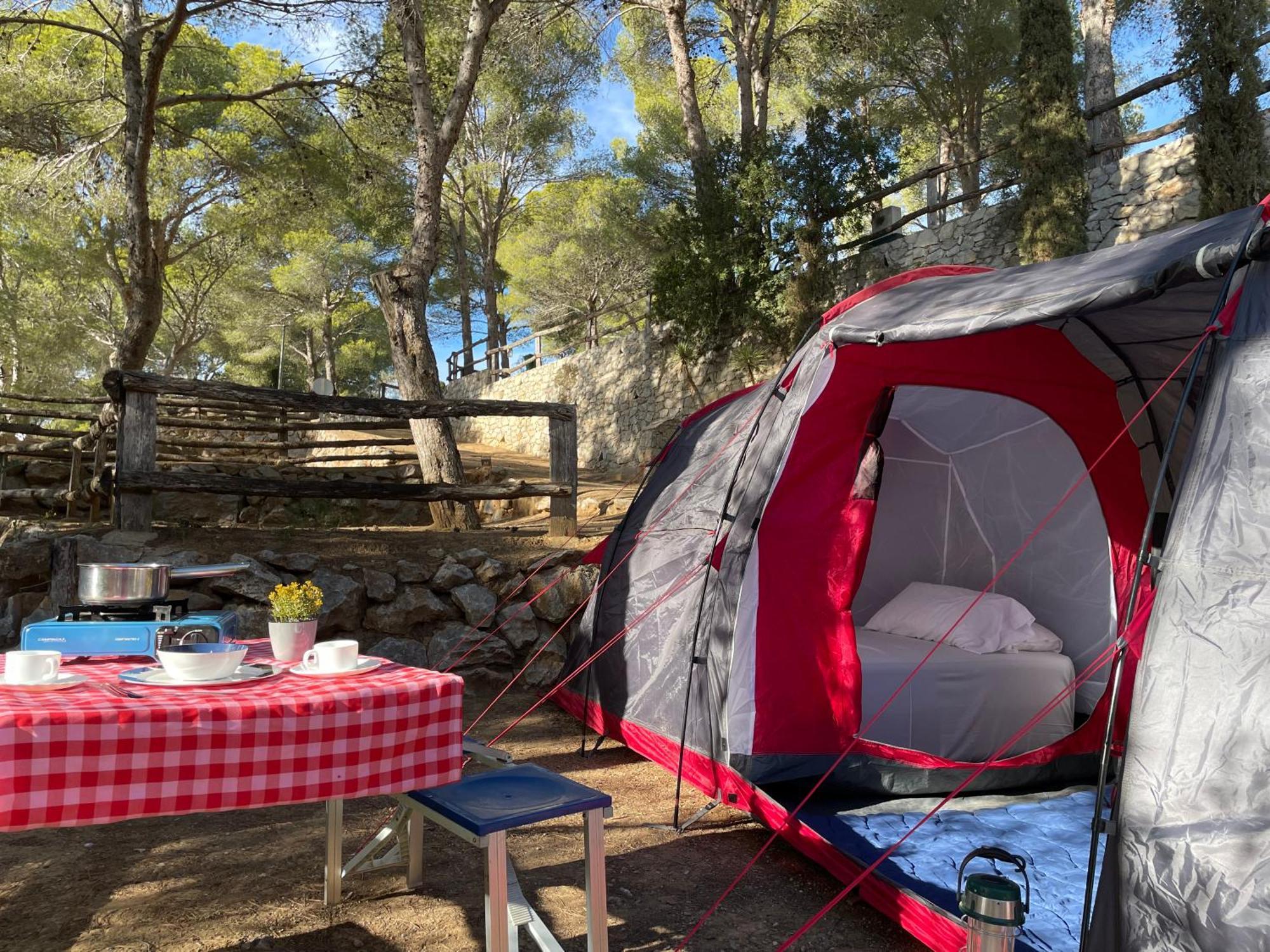 Camping Castell Montgri **** 埃斯塔蒂特 外观 照片