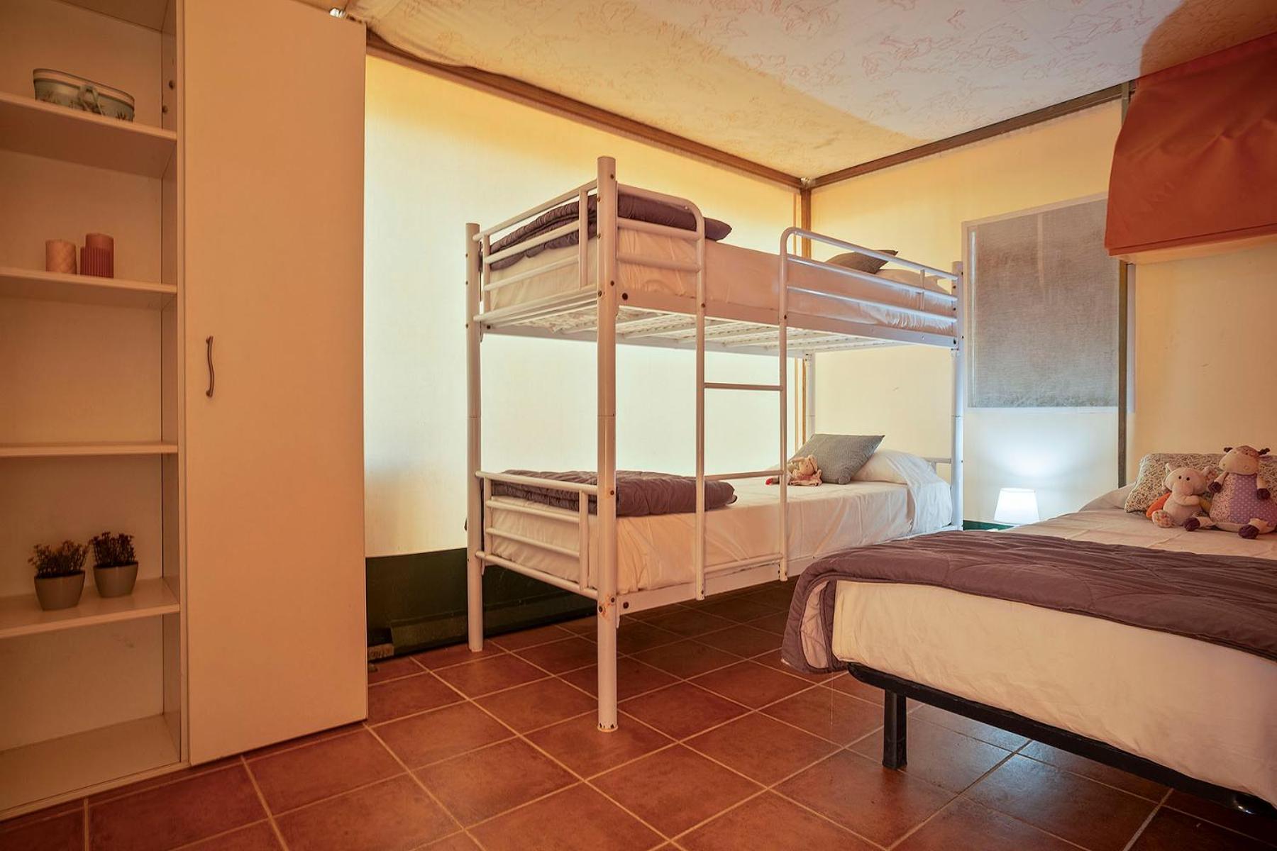Camping Castell Montgri **** 埃斯塔蒂特 外观 照片