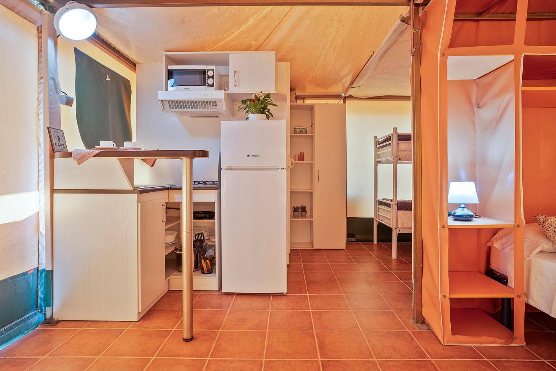 Camping Castell Montgri **** 埃斯塔蒂特 外观 照片