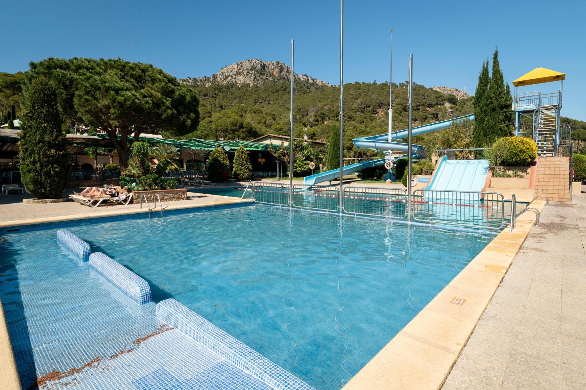 Camping Castell Montgri **** 埃斯塔蒂特 外观 照片