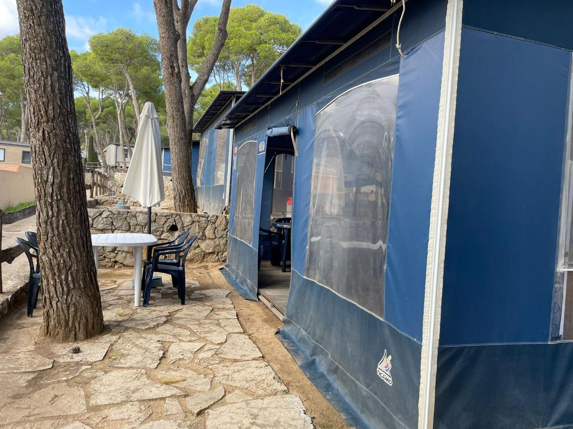 Camping Castell Montgri **** 埃斯塔蒂特 外观 照片