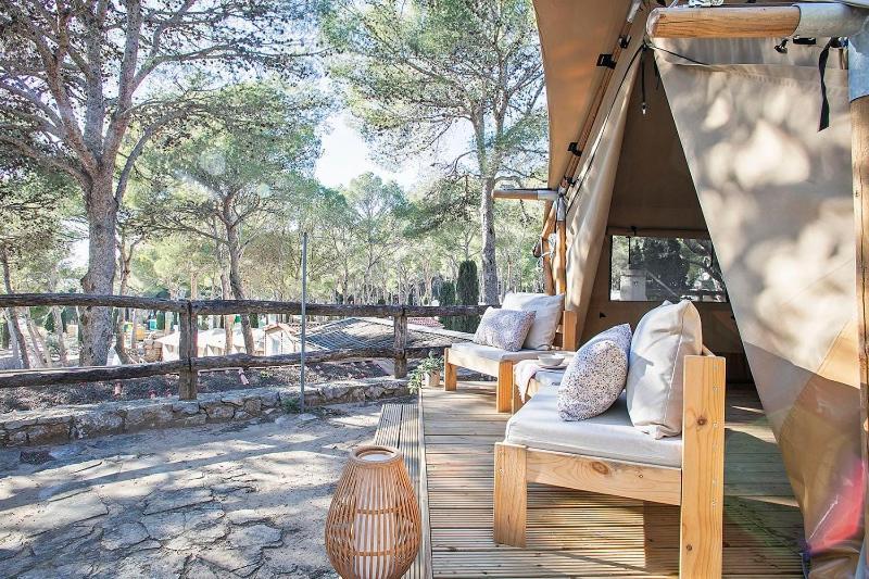 Camping Castell Montgri **** 埃斯塔蒂特 外观 照片